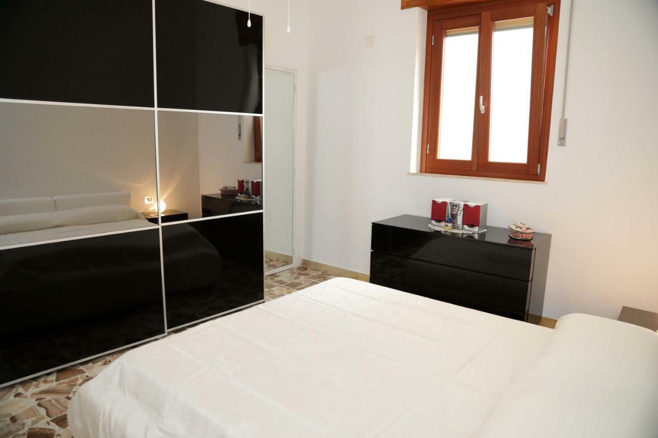 Luxury Apt Apartment Calasetta Luaran gambar