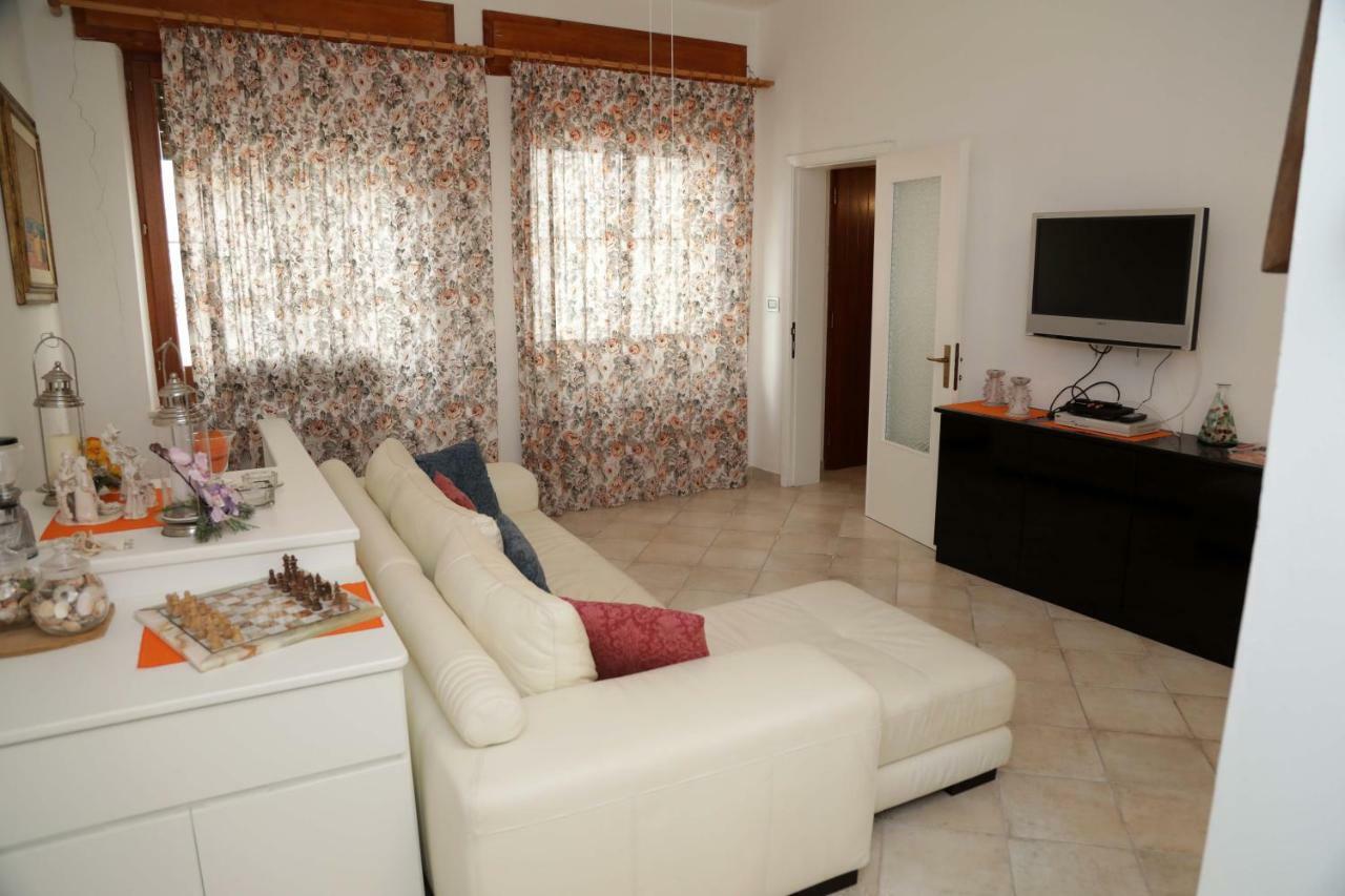 Luxury Apt Apartment Calasetta Luaran gambar